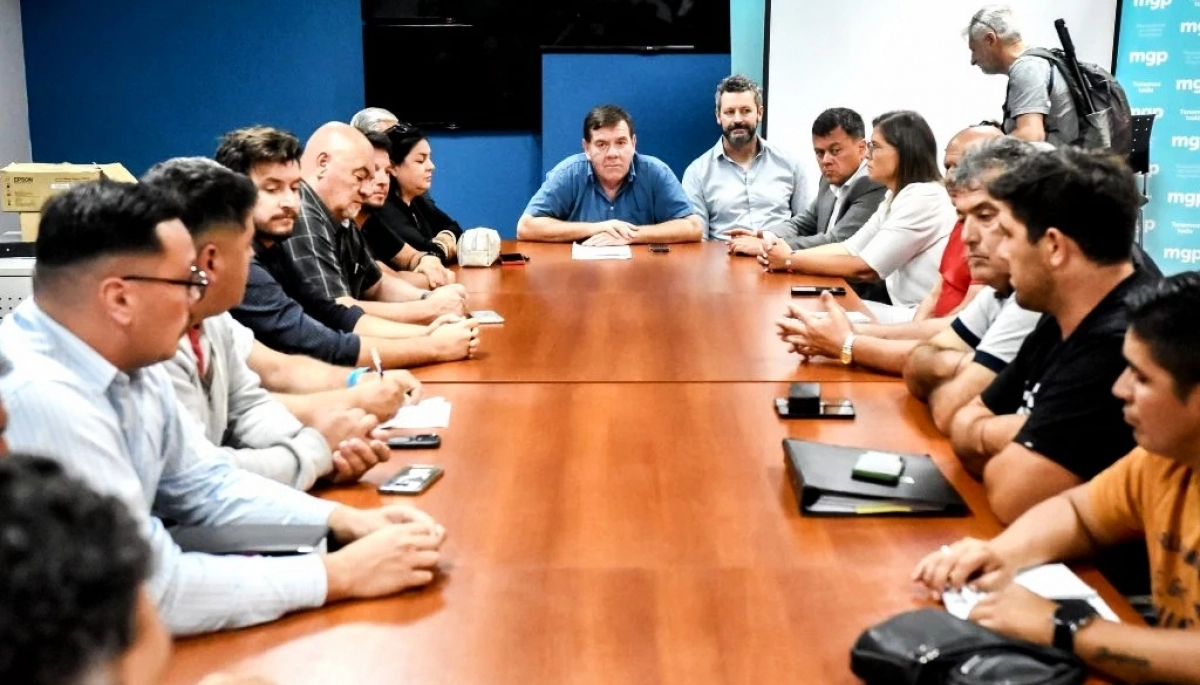 Gremios y empresarios le reclamaron a Montenegro por las modificaciones de la Ley de Pesca