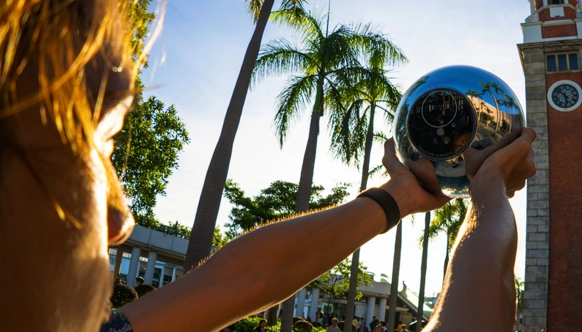Intimaron a dos empresas por escanear los ojos y rostros de sus clientes