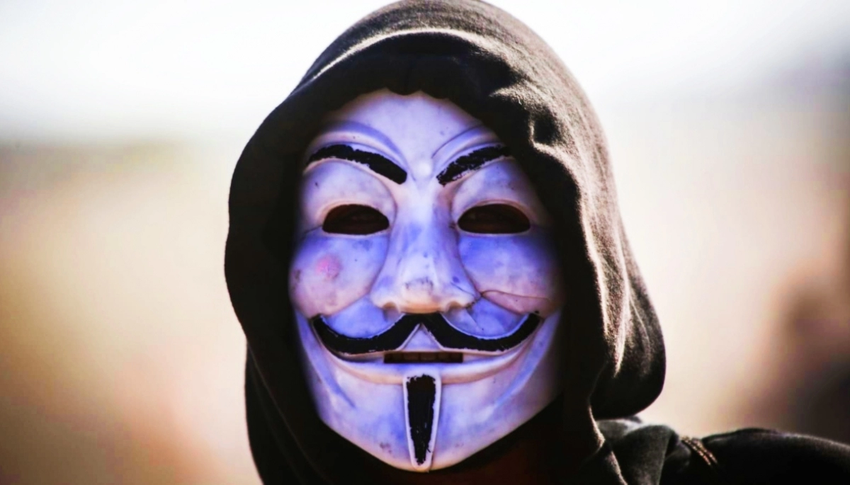 "Gorra Leaks": cayó "Libero", el hacker que vulneró el Twitter de Bullrich y la base de datos de la PFA