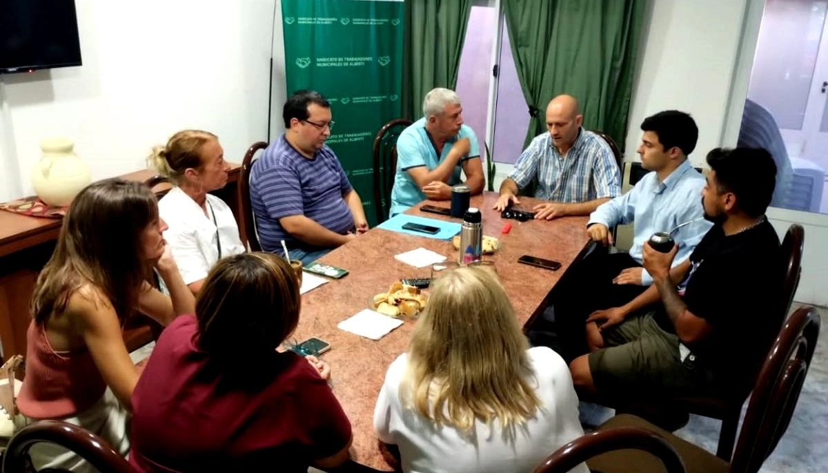 El intendente Lago firmó una nueva suma fija remunerativa y bonificable para municipales
