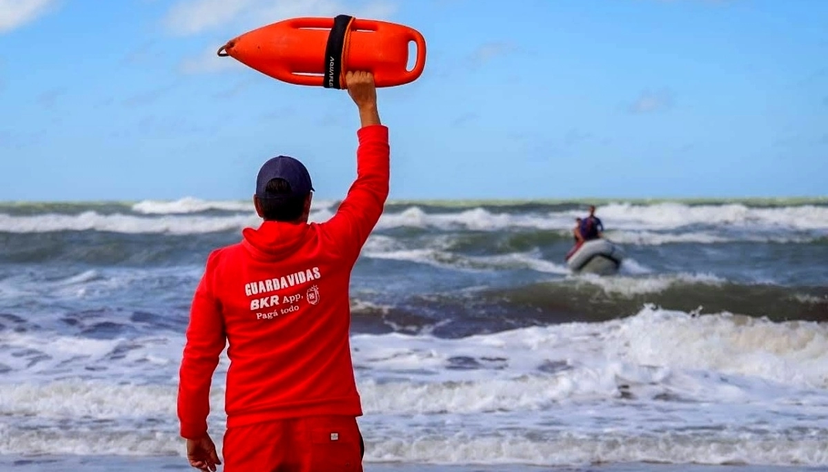 El intendente Montenegro aumentó por decreto el sueldo a Guardavidas de Mar del Plata
