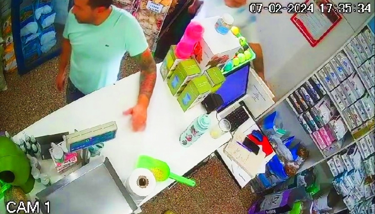 Animales sueltos en La Plata: encañonaron al padre y dos nenas pequeñas para robar un pet shop