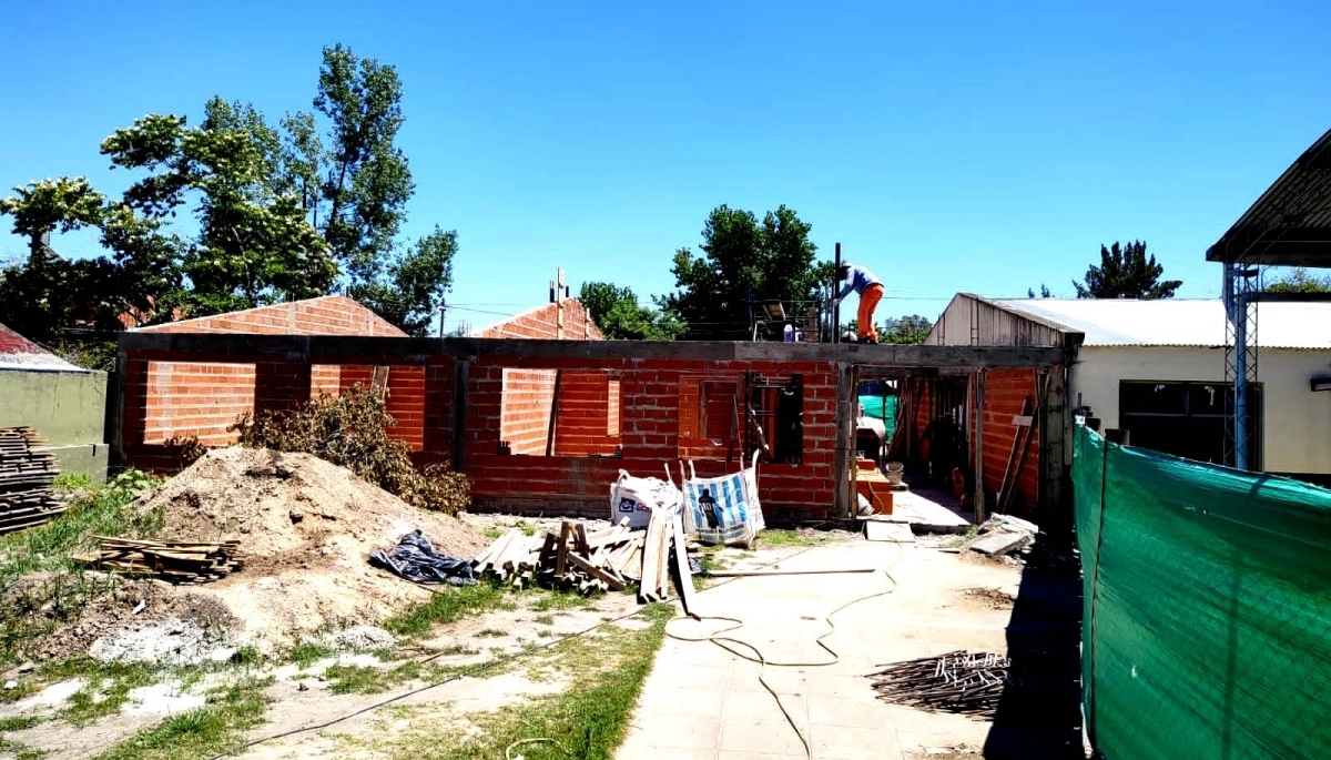 Obras en Presidente Perón: avanzan las ampliaciones en colegios del Barrio América Unida