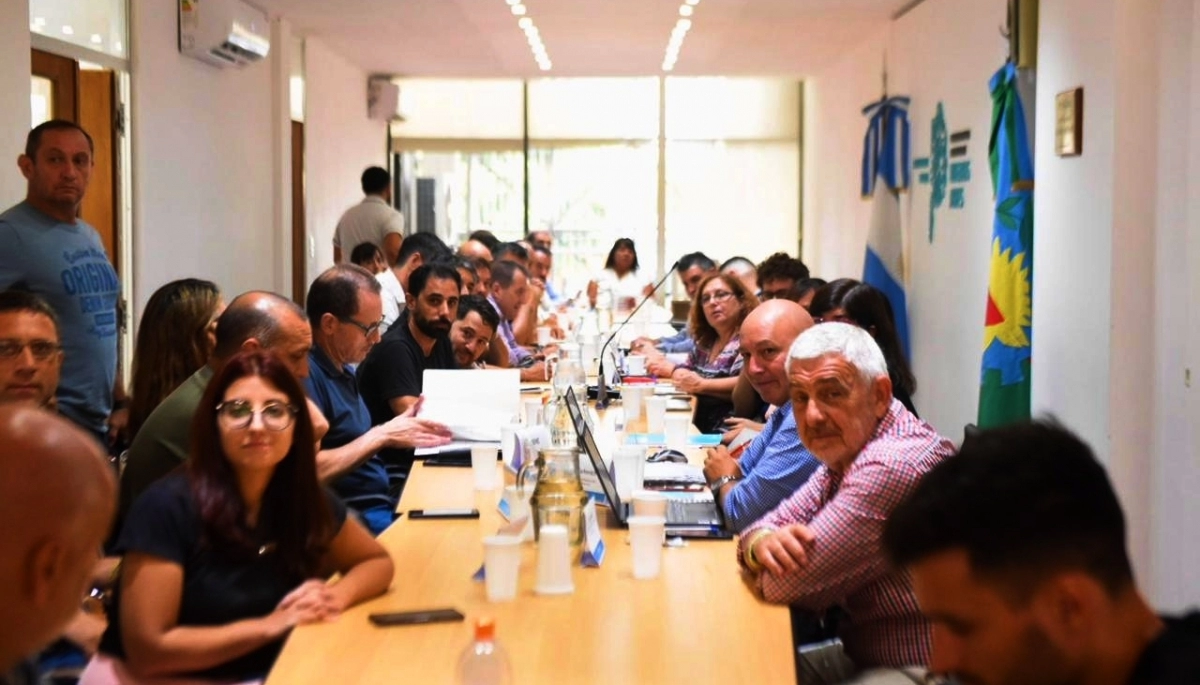 Provincia se reunió con Estatales por las paritarias: no hubo oferta, pero hay optimismo
