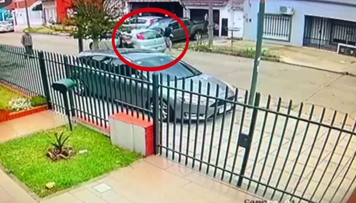 ¡Barrilete cósmico! Con muñeca y velocidad eludió el auto de los ladrones, otro dejó un tendal a la carrera