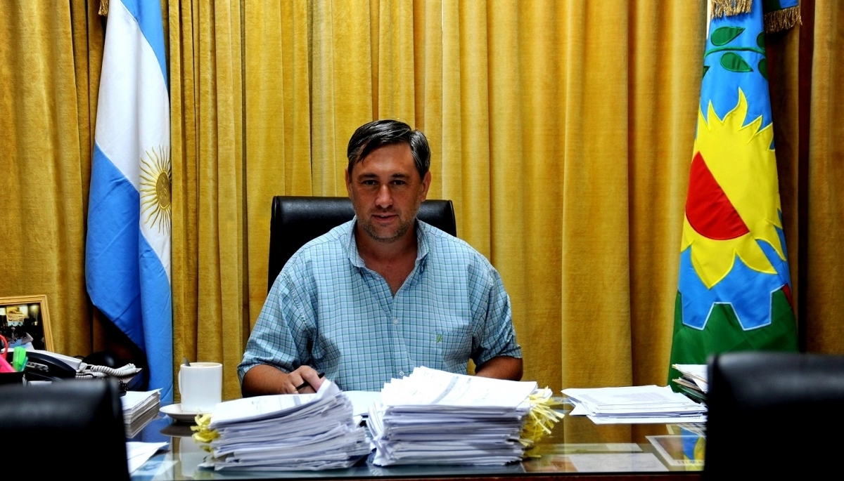 Licencia inesperada: intendente bonaerense se toma unos días y lo reemplaza un concejal