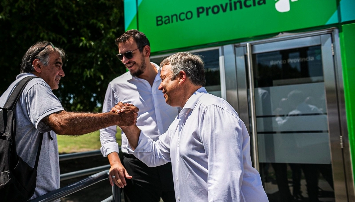 Cascallares y Cuattromo habilitaron nuevos cajeros de Banco Provincia en Almirante Brown