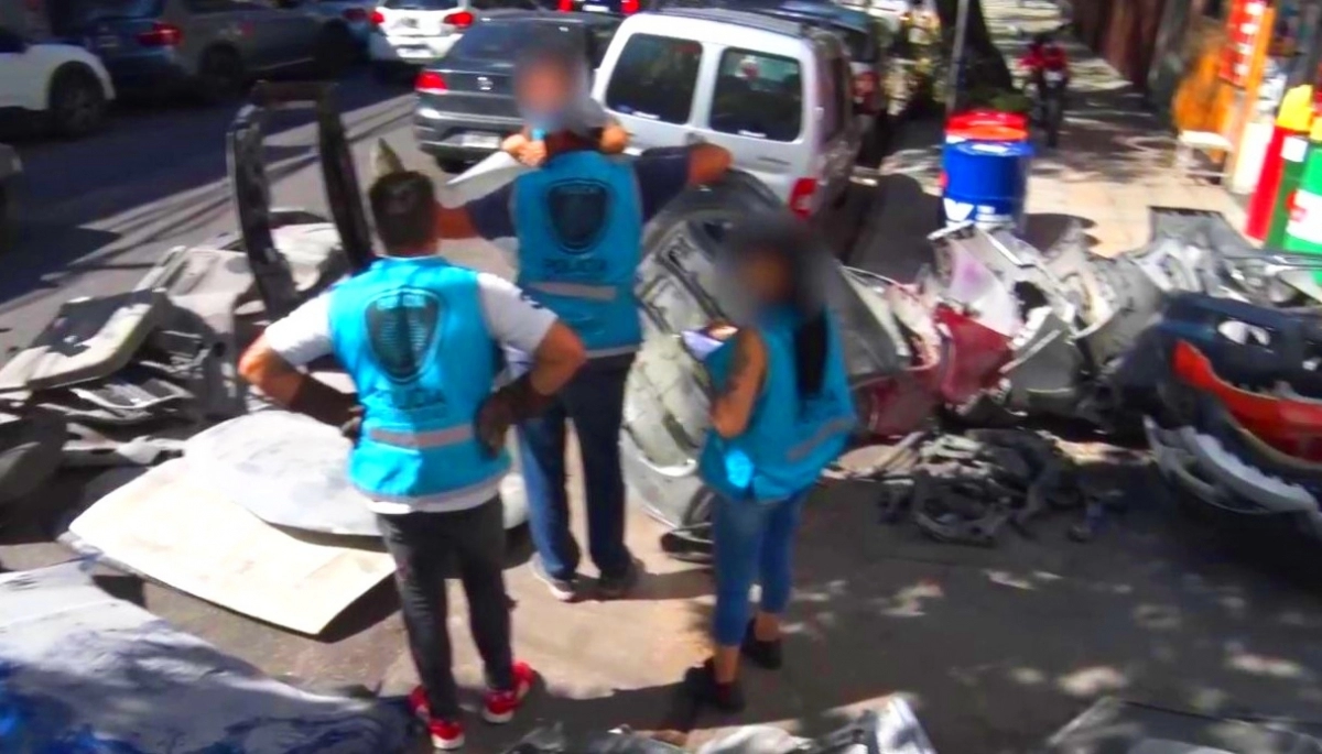 Allanaron un taller mecánico y secuestraron más de 300 autopartes "flojas de papeles"