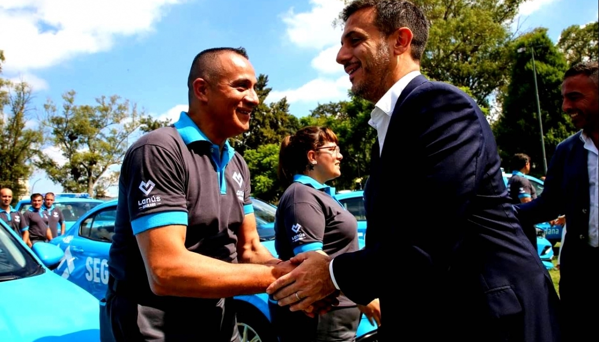 Álvarez previene el delito en Lanús con la entrega de 50 nuevos móviles para Seguridad Ciudadana