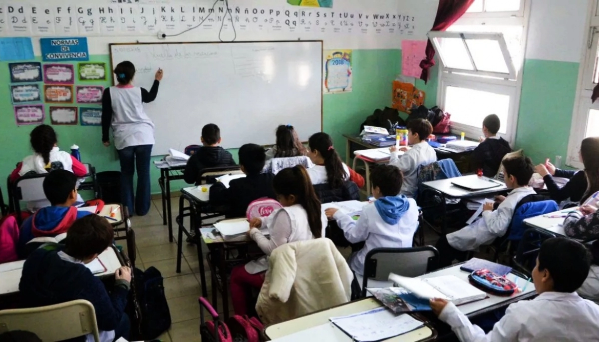 Adolfo Gonzales Chaves pagará un bono escolar a los hijos de empleados municipales
