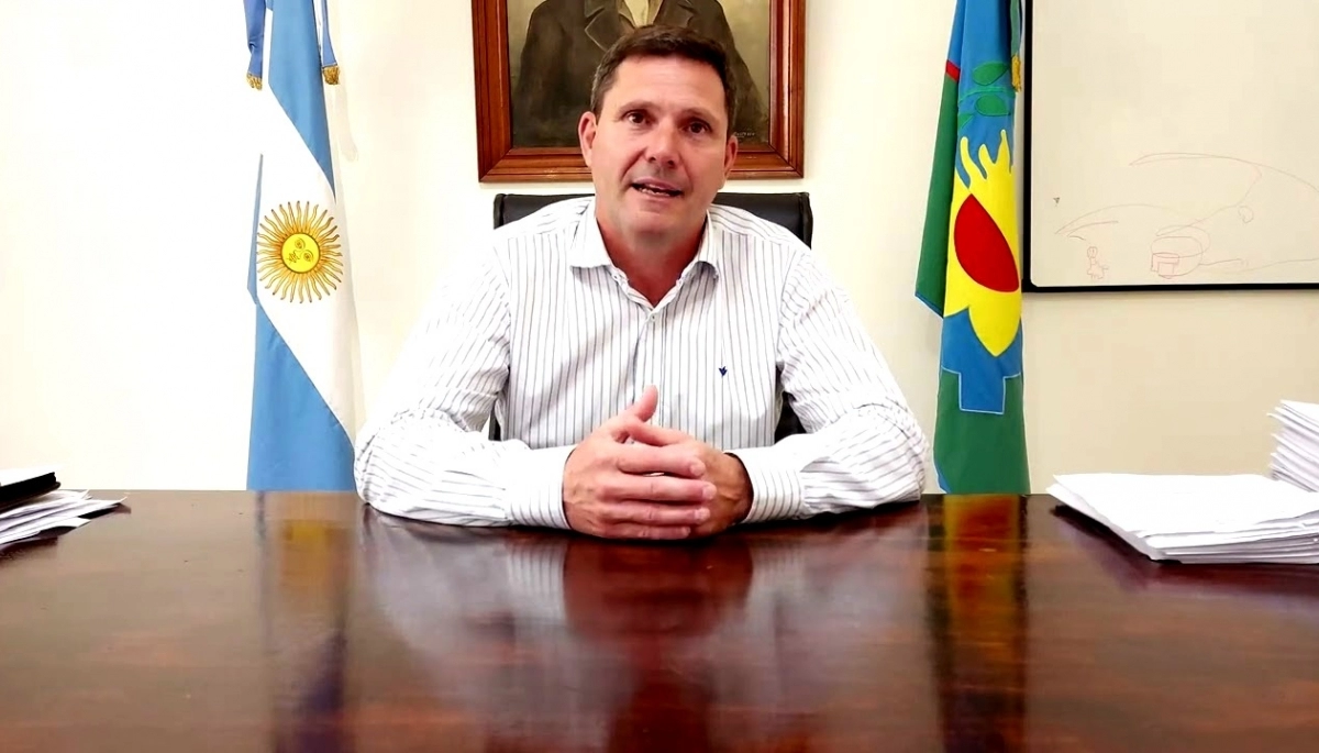 Intendente PRO salió a responder ante acusaciones por el uso de fondos para educación