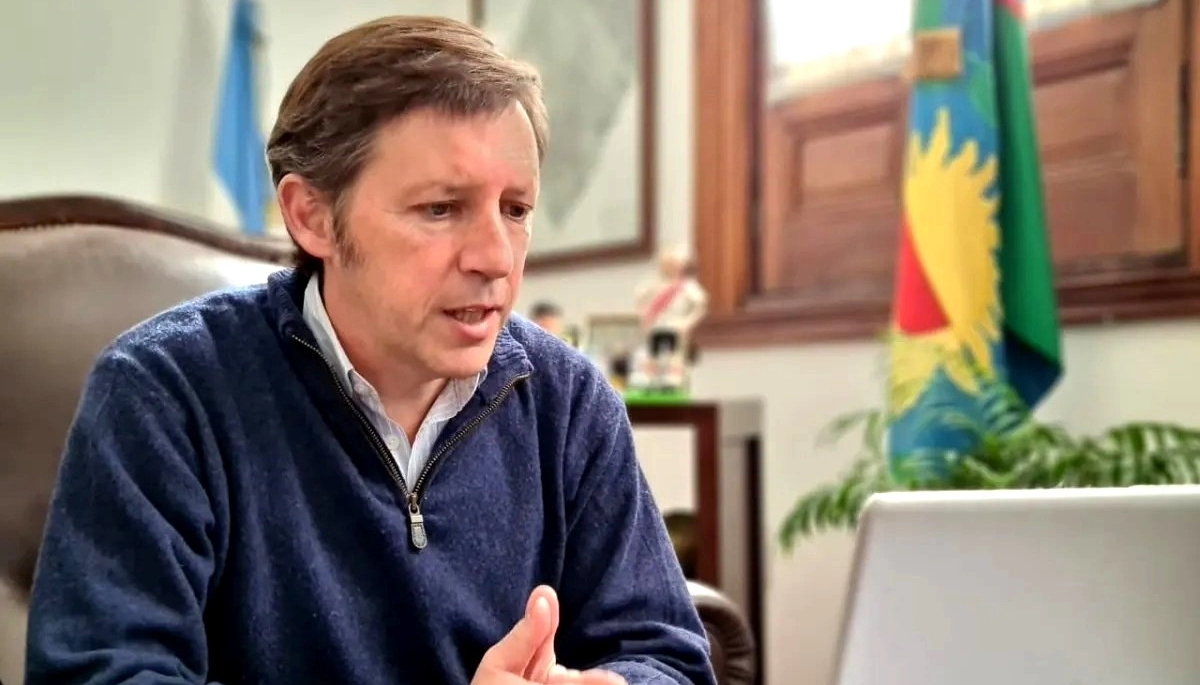 Intendente PRO en offside: criticó a Kicillof por obras abandonadas, pero quedó mal parado