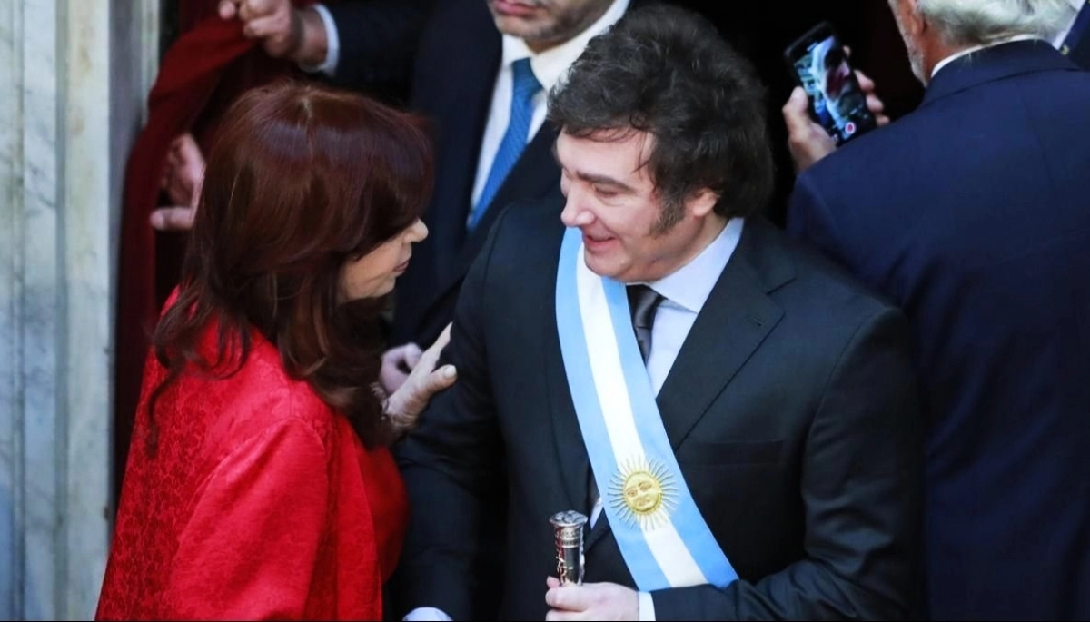 El sábado a la noche de Milei y Cristina: chicanas, peleas y amenazas por las redes