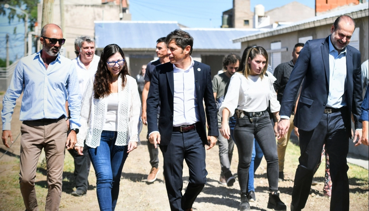 Kicillof entregó ambulancias, lanchas y oficina para guardaparques en Bahía Blanca