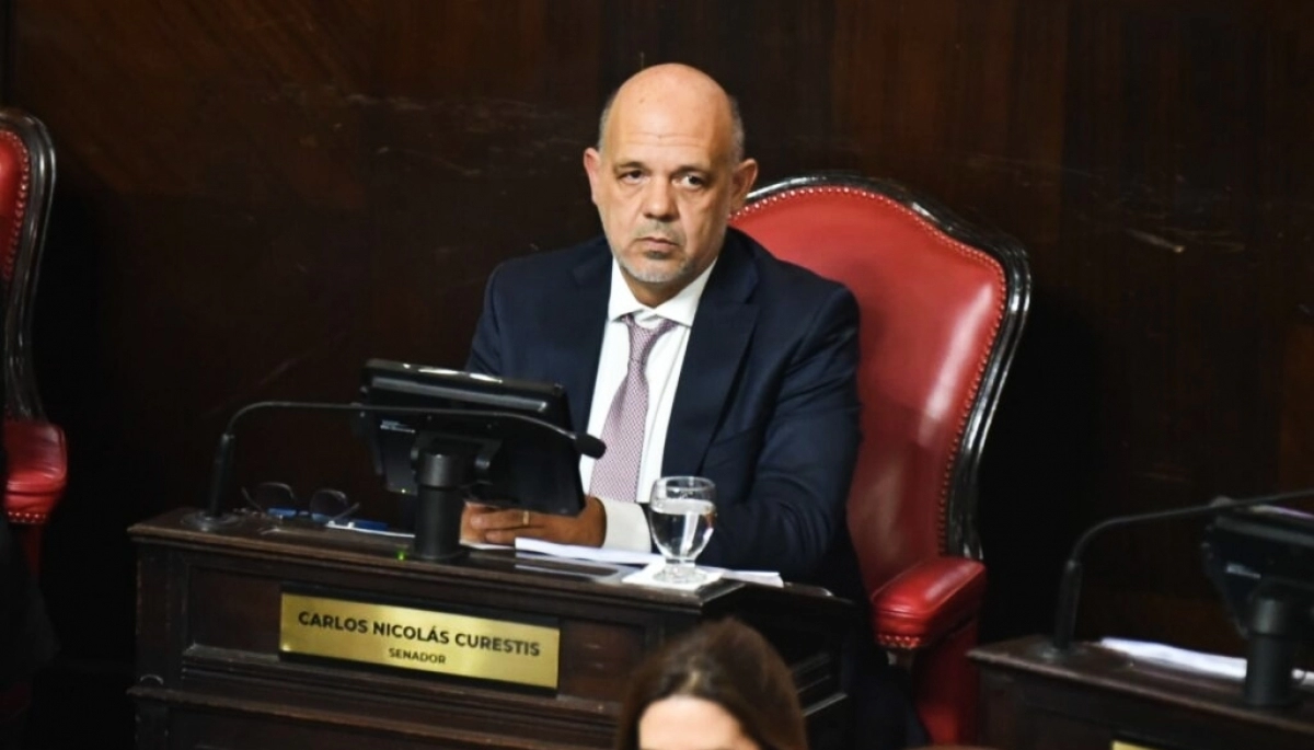 Pareja tiene su reemplazo en el Senado bonaerense: quién es Carlos Curestis