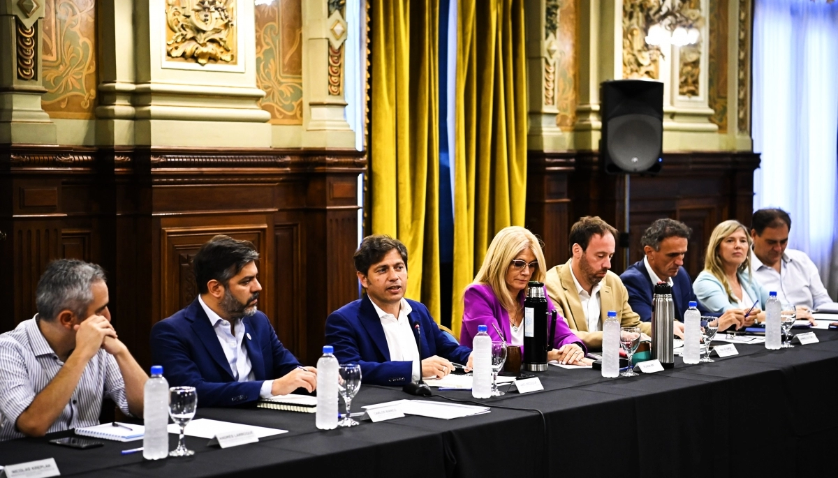 Cumbre en el Salón Dorado: qué dijo Kicillof después de la reunión con intendentes radicales