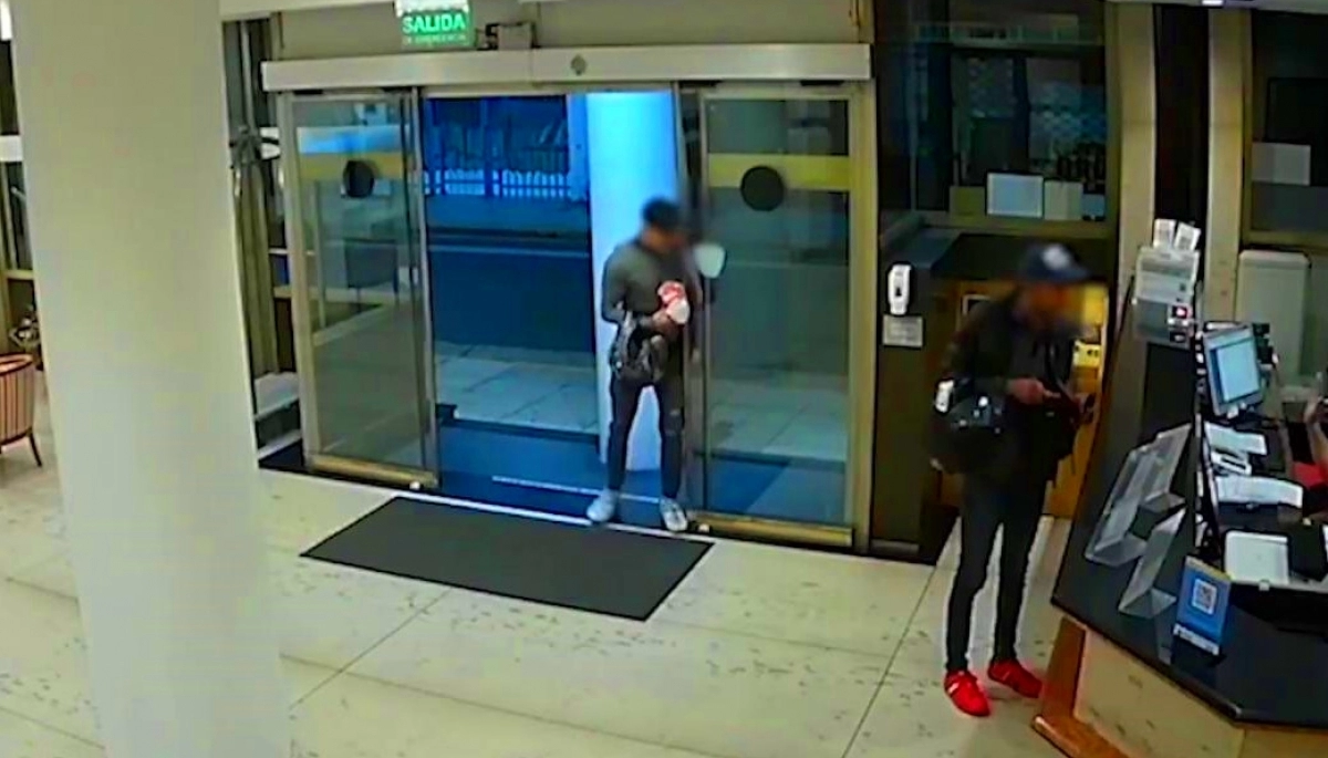 Un par de zapatillas y una huella digital, llevaron tras las rejas a ladrones especializados en hoteles