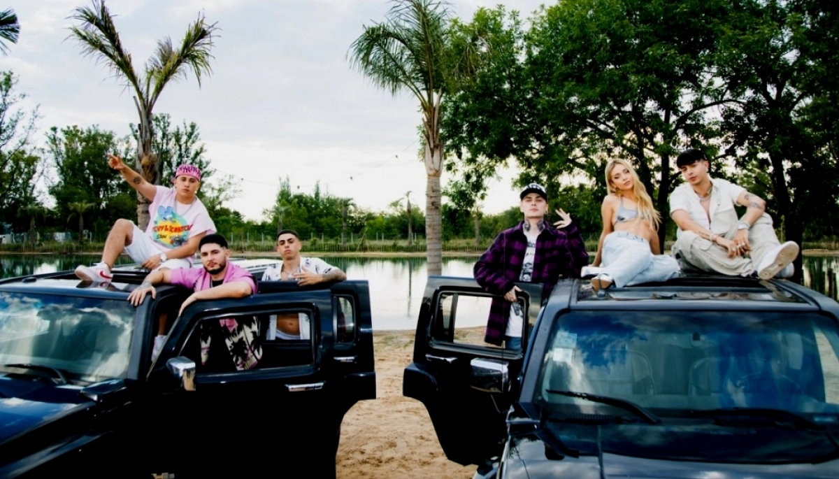 Todos arriba: FMK estrenó “Camionetota” con Lit Killah, RusherKing, Mesita, Omar Montes y Ana Mena