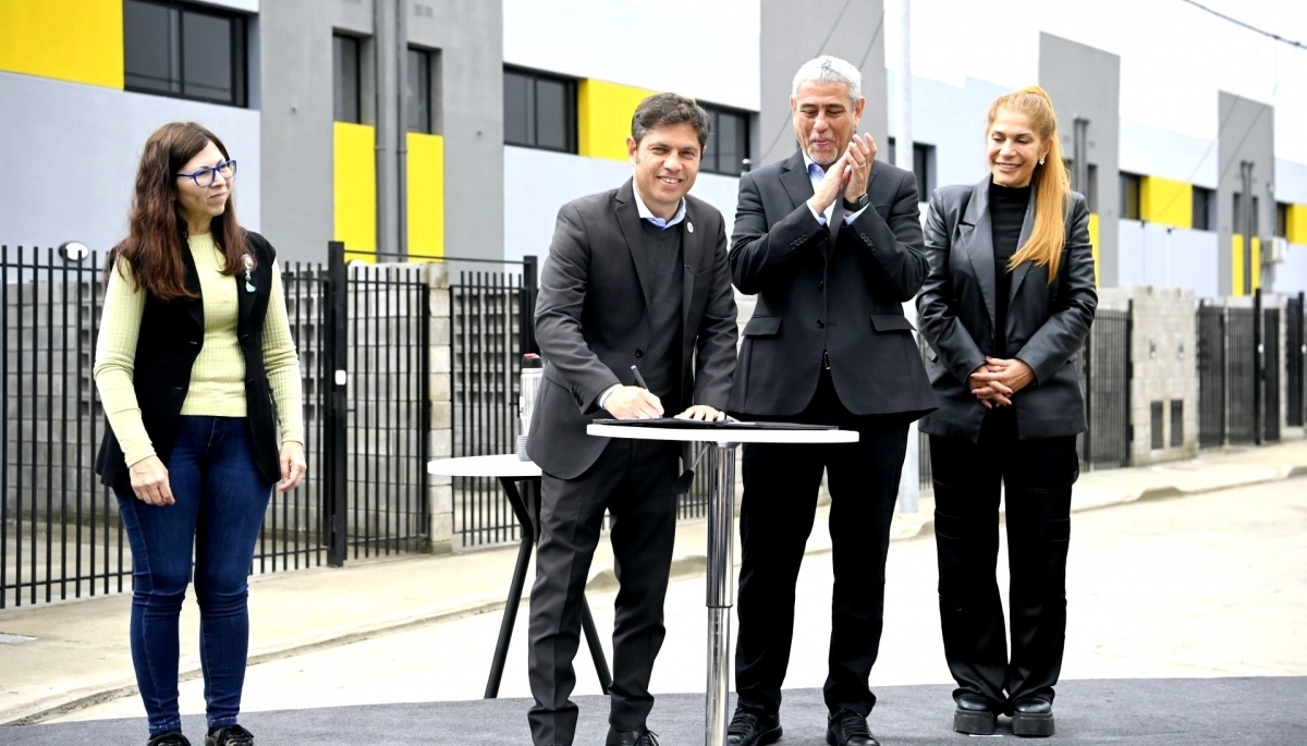 Kicillof suma postales con un alcalde que fogonea su candidatura: pidió por un Estado presente