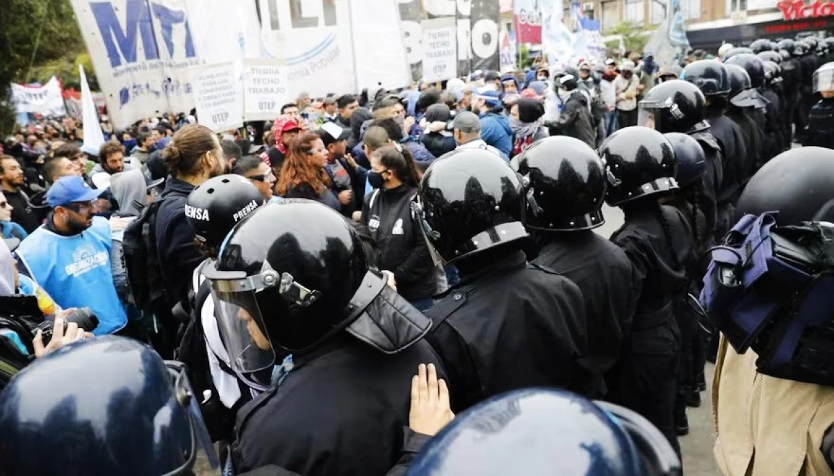 Senadores del PRO denunciaron que la Policía de Kicillof “acompañó” y “escoltó” a piqueteros