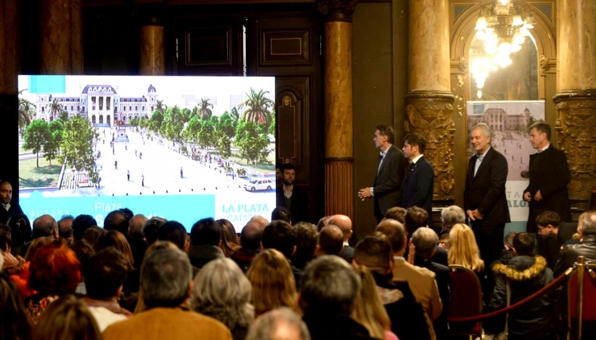 Kicillof y Alak presentaron el proyecto de puesta en valor de la Plaza San Martín de La Plata
