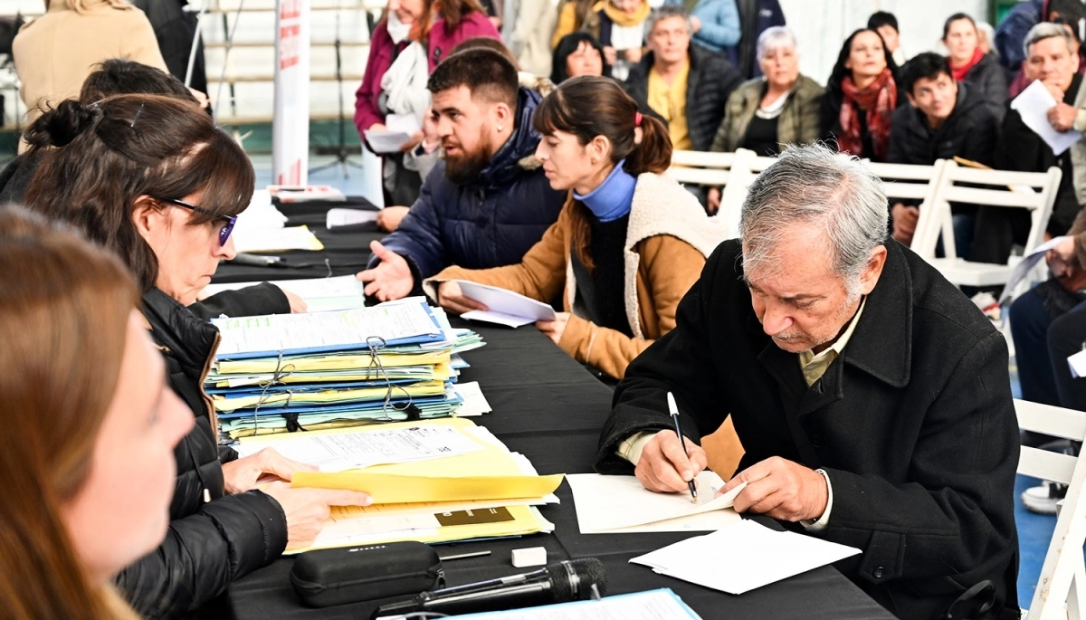 Acto municipal: 152 familias de Tigre formalizaron la firma de sus escrituras