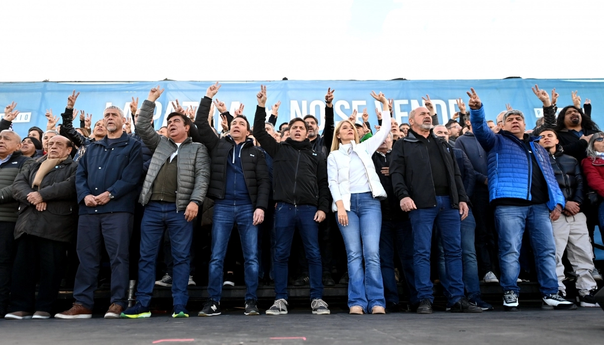 Con cánticos de “¡Axel Presidente!” y la marcha peronista, Kicillof lanzó el “Pacto con el Pueblo”