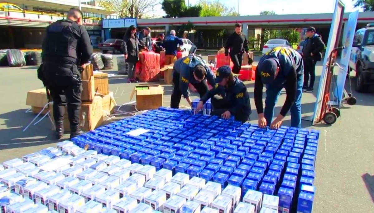 La PFA interceptó un camión que contrabandeó más de 140 millones de pesos en mercadería