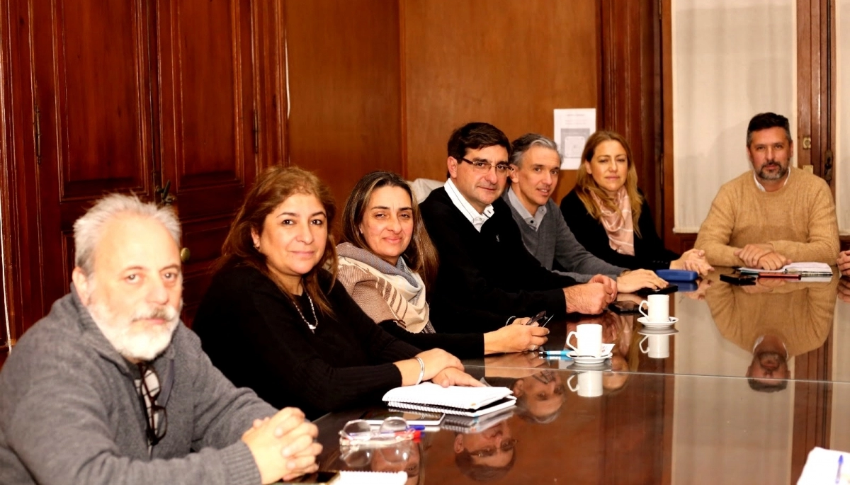 La Plata y Edelap establecen plan de trabajo para brindar respuesta en los barrios