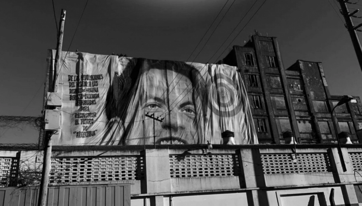 Desde el kilómetro 0, alcaldes bonaerenses y una bandera que busca posicionar a Kicillof como presidente