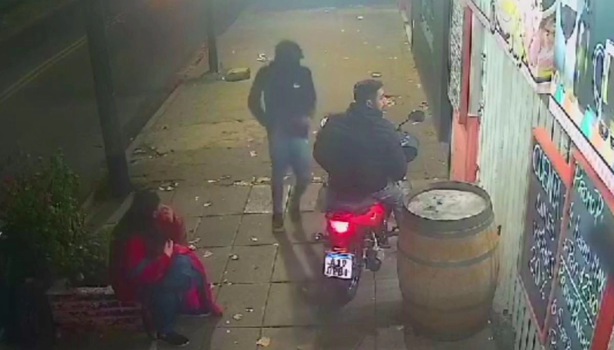Más inseguridad en Tres de Febrero: fue a hacer compras en moto y regresó a la casa a pie
