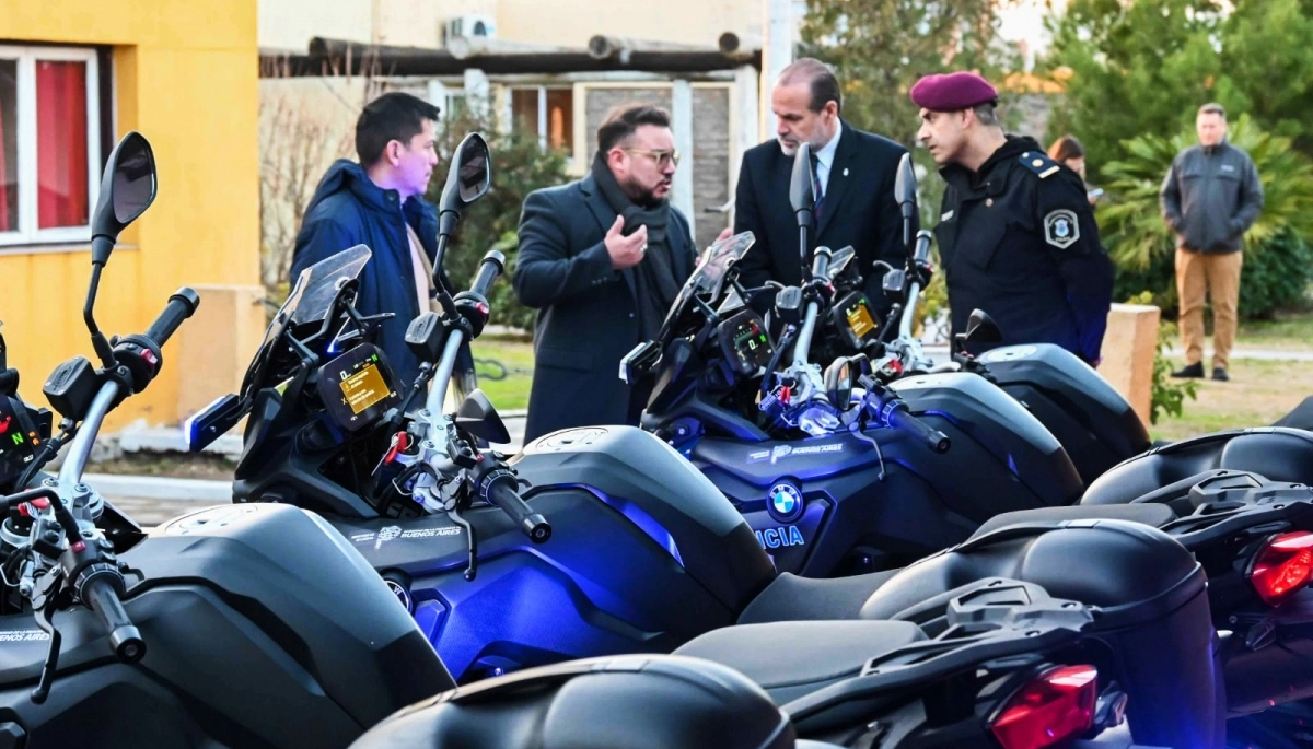 Susbielles entregó motos para la Policía de la Provincia en Bahía Blanca