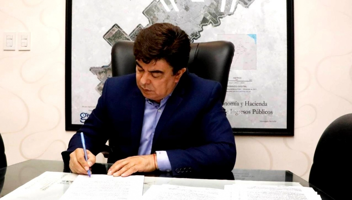 Espinoza firmó un aumento salarial del 15% para trabajadores municipales de La Matanza