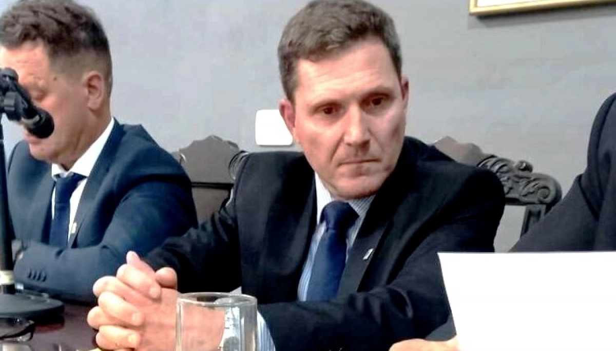 Alcalde bonaerense vetó una ordenanza municipal que impedía aumentarles el sueldo a sus funcionarios