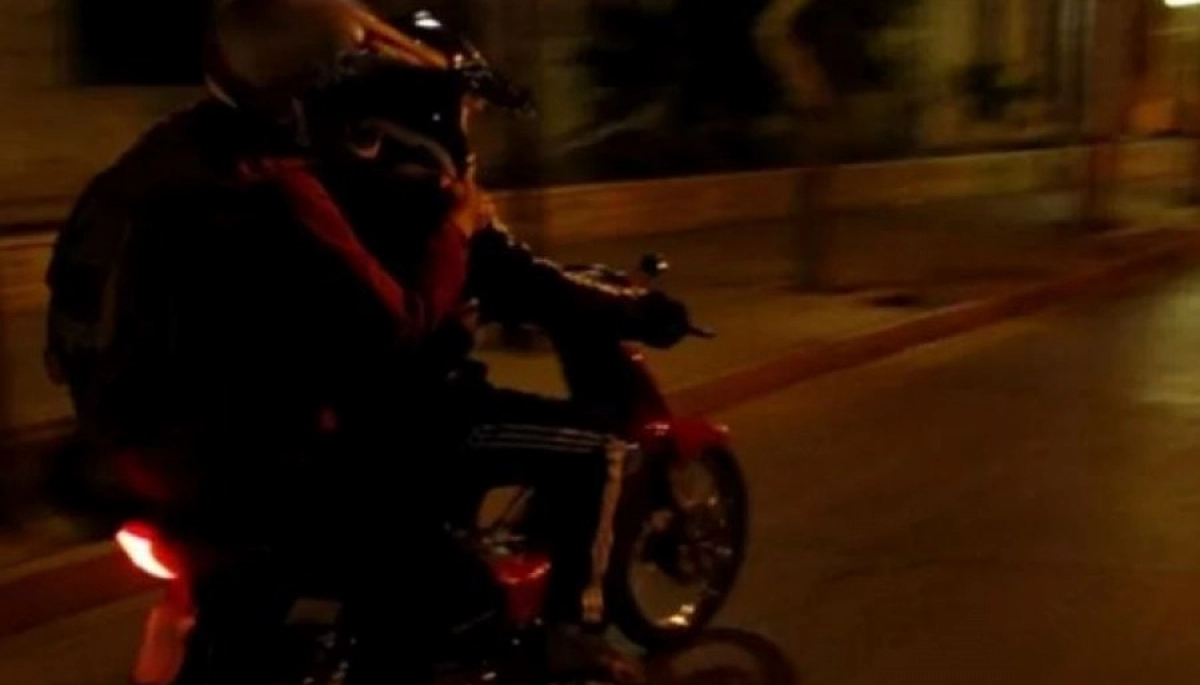 Violencia sin par en Tres de Febrero: motochorros a los tiros para robar el vehículo a motoquero