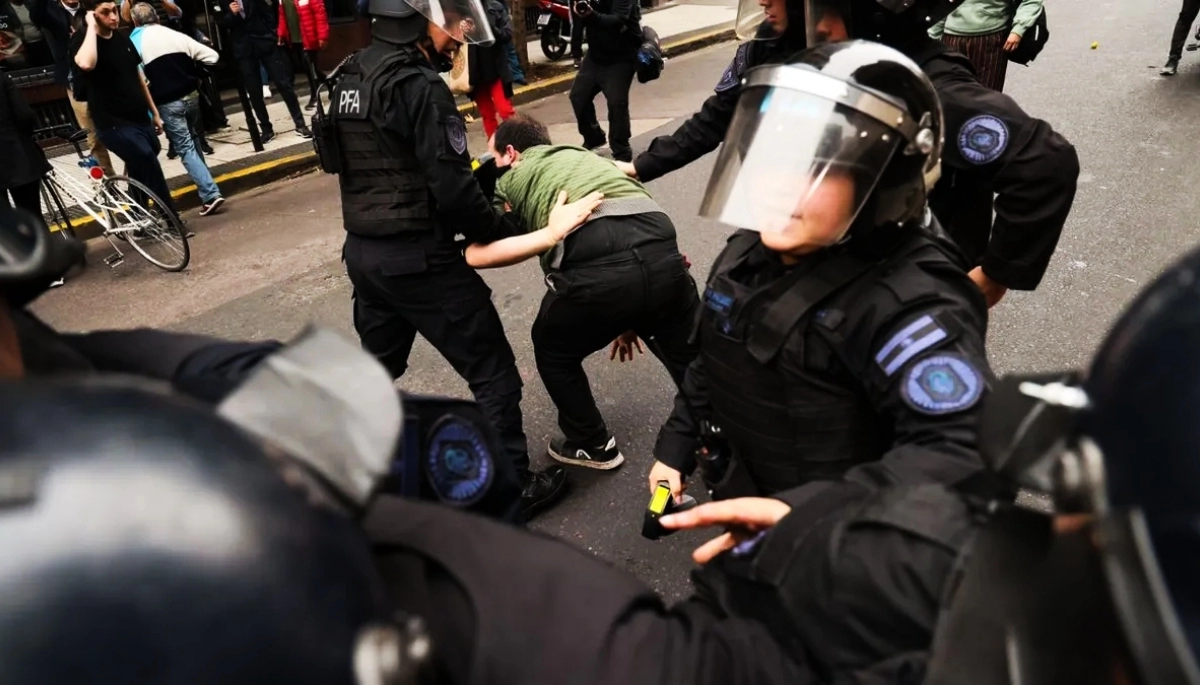 Nueva marcha: diputados bonaerenses piden la libertad de los detenidos en la protesta por la Ley Bases