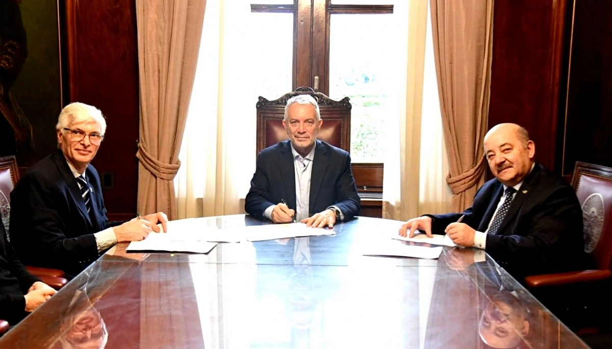 Alak selló un acuerdo con la UNLP y se creará un datacenter para impedir un “apagón informático”