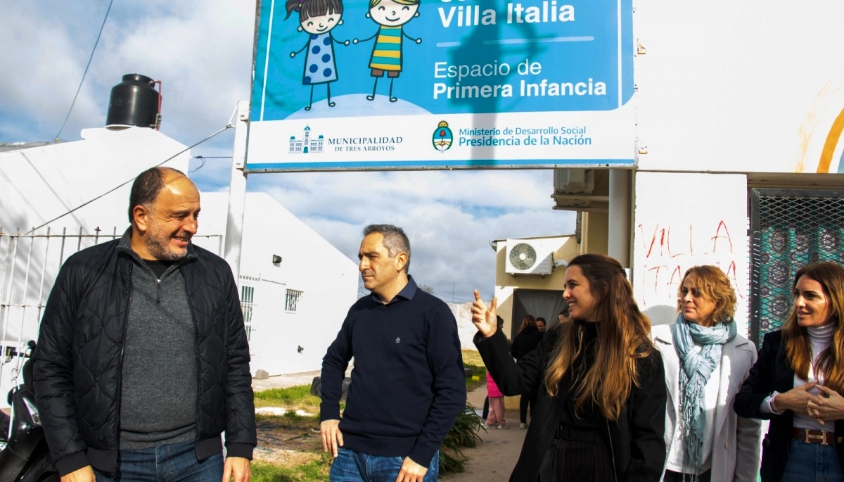 Larroque aterrizó en Tres Arroyos: encuentro con Garate y firma de convenios