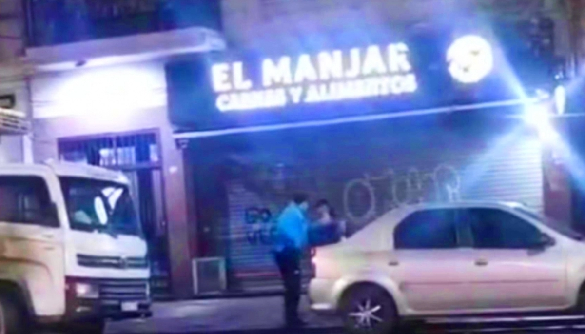 Agente de la Policía de la Ciudad baleó a un sujeto que lo hirió con un arma blanca