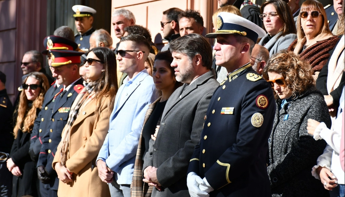 Hourcade encabezó el desfile de celebración del 25 de mayo en Magdalena