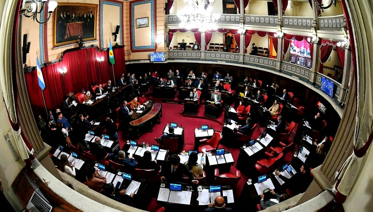El peronismo del Senado bonaerense perdió una comisión clave y expuso resquemores internos