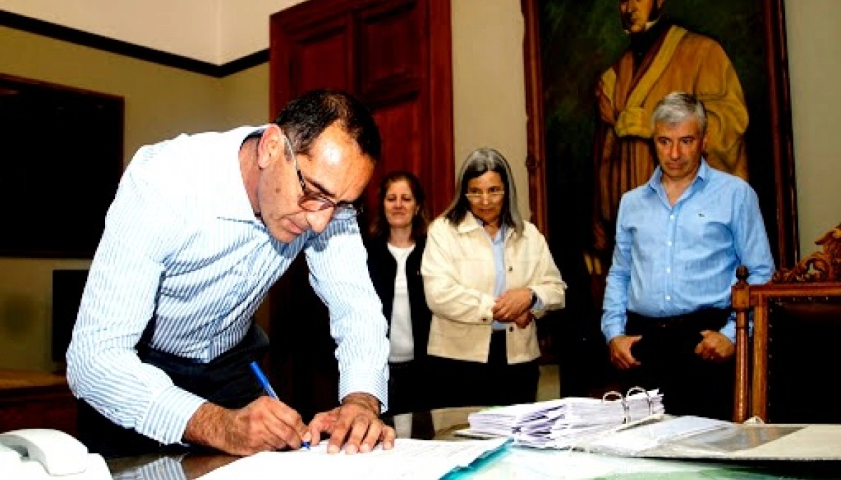 Un intendente bonaerense decidió pagar el aguinaldo en 2 cuotas por la crisis