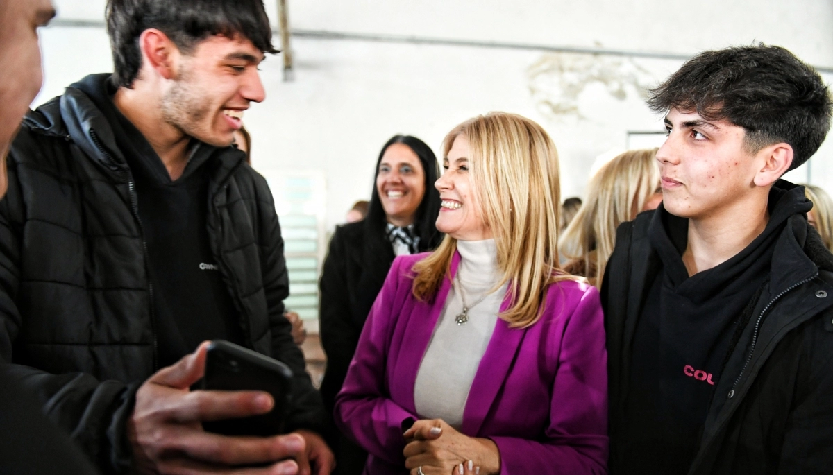 Magario visitó Chacabuco y se reunió con intendentes bajo el programa “Voces Adolescentes”