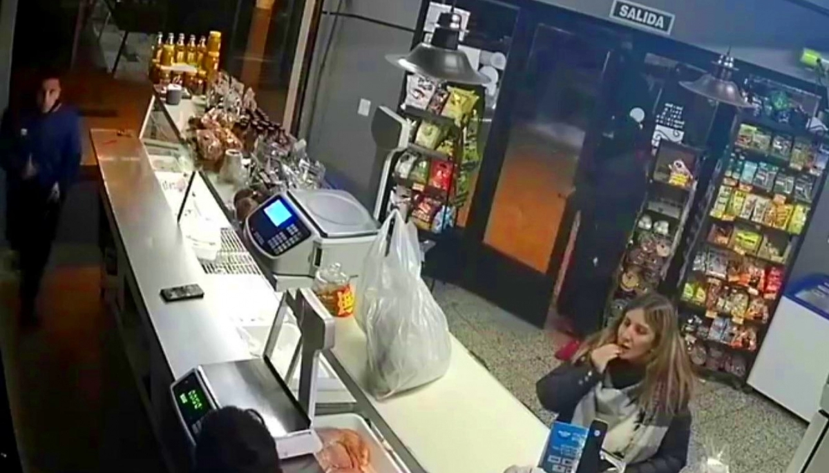 La desplumaron: en Merlo se llevaron la recaudación de una granja y el dinero de una clienta