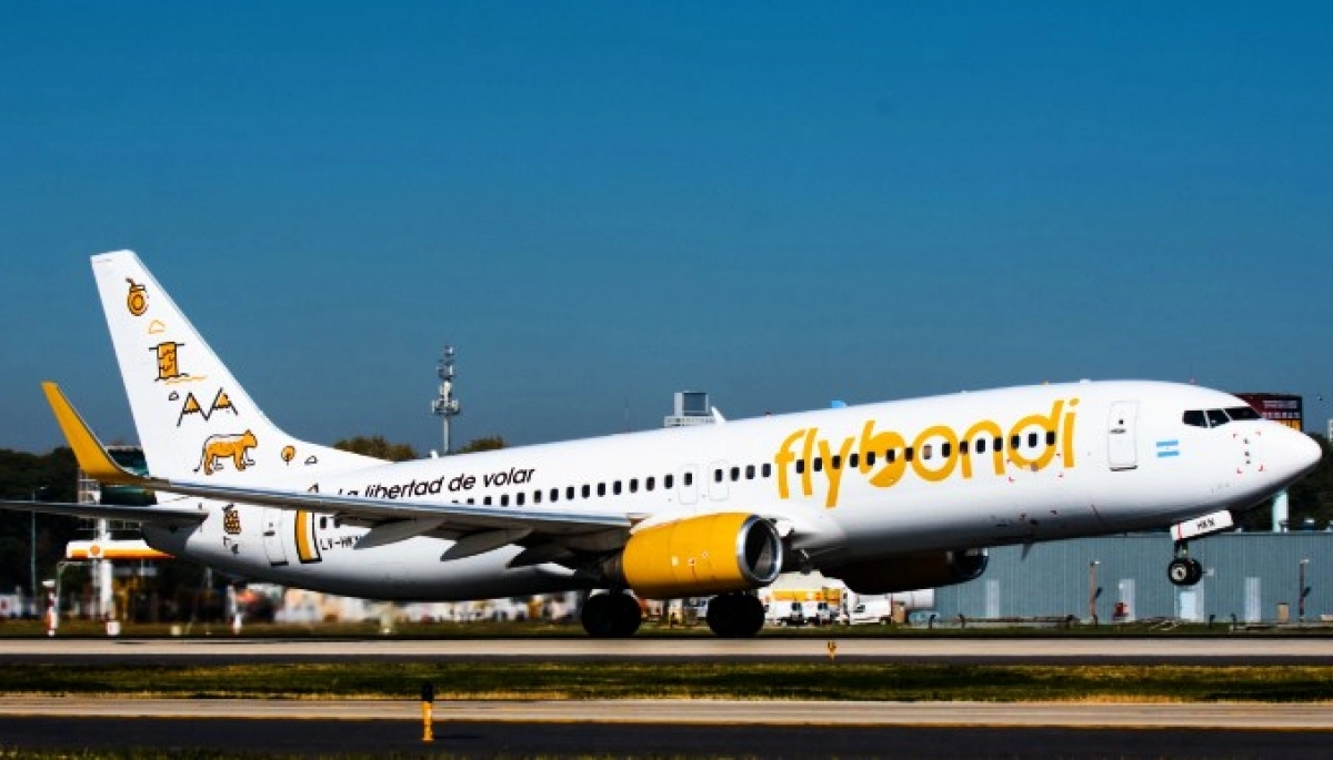 Kicillof imputó a Flybondi por cancelar viajes y no responder reclamos de los bonaerenses