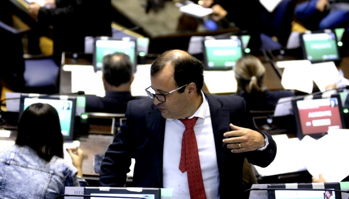 La oposición exige explicaciones a ministro de Kicillof por pedido de endeudamiento