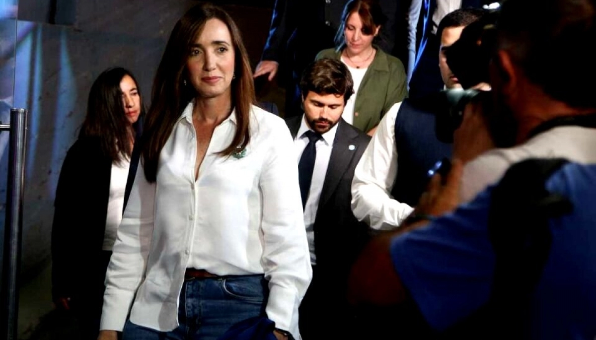 "¡Devuelvan las bancas!": Villarruel atacó a los “libertarios dialoguistas” por apoyar a Kicillof en la Legislatura