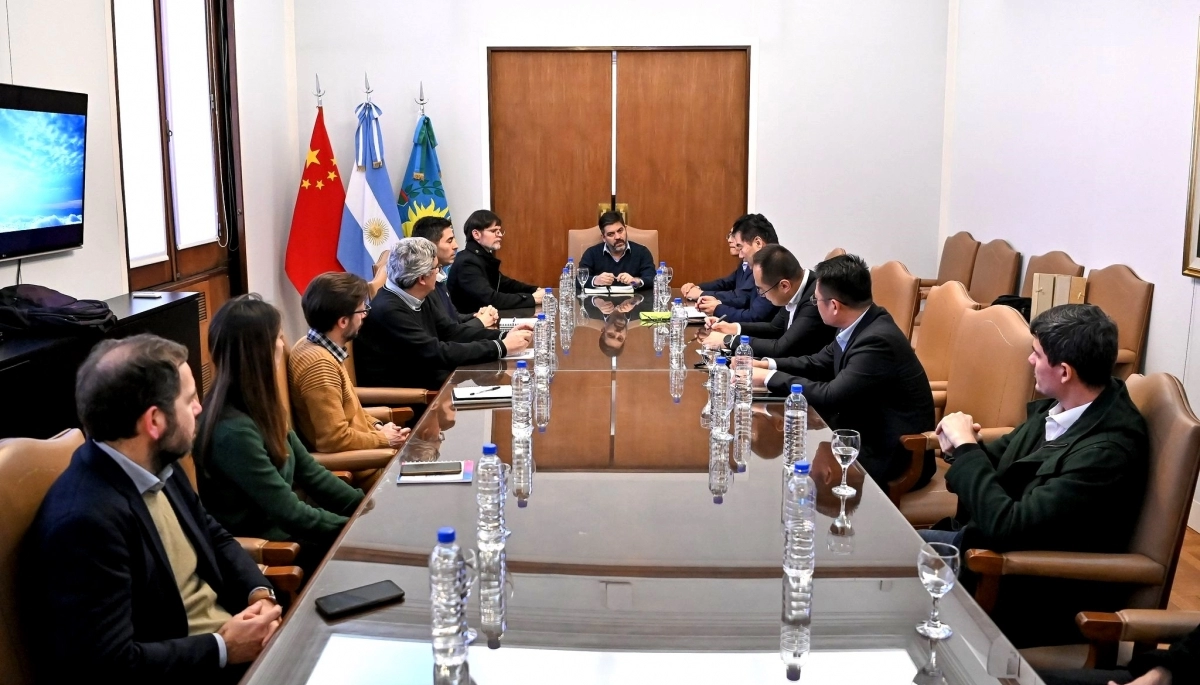 Mientras se discute la adhesión al RIGI, Kicillof apuntala su vínculo con una “megaempresa” china