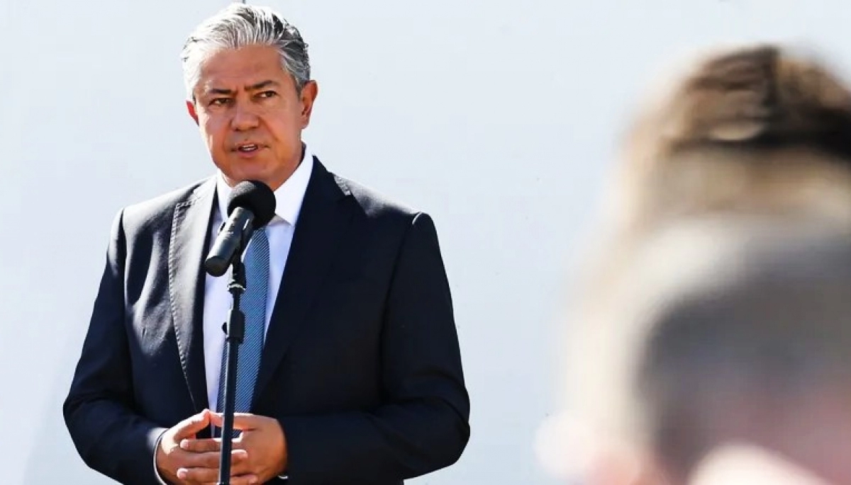 Más presión para Kicillof: Neuquén respaldó a Río Negro en la disputa por la planta de GNL