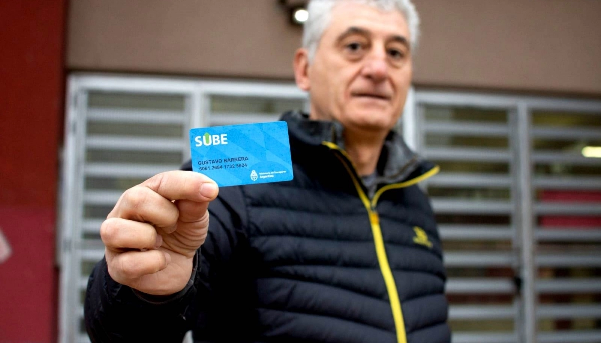 Alivio al bolsillo: Barrera celebró la baja del boleto de colectivo en Villa Gesell